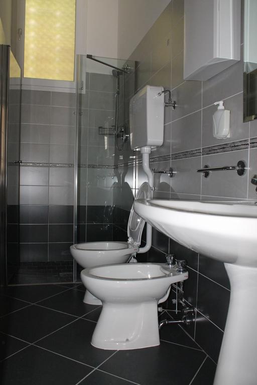 Hotel Costanza Чезенатико Номер фото