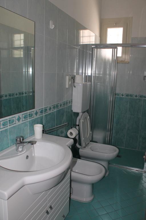 Hotel Costanza Чезенатико Номер фото